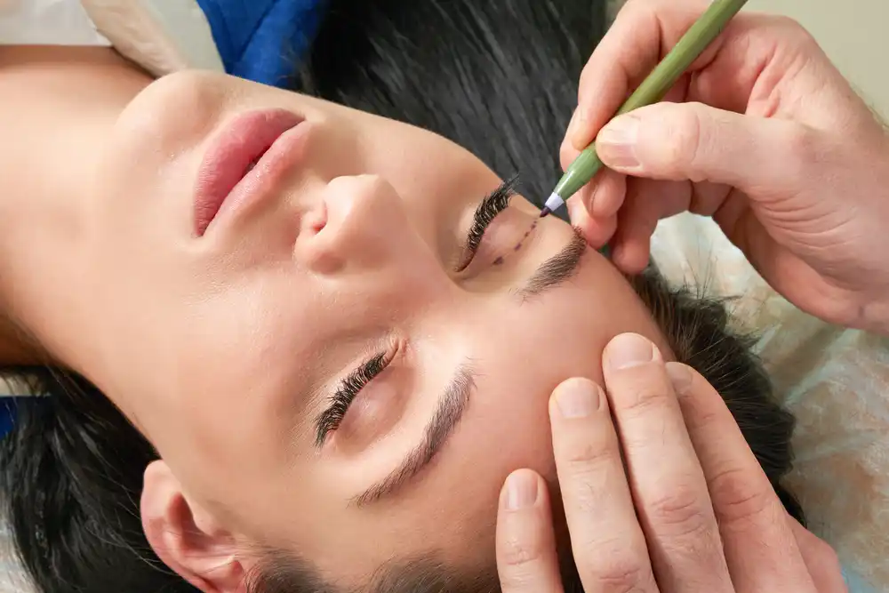 خطوات-تجميل-الجفون-بالليزر