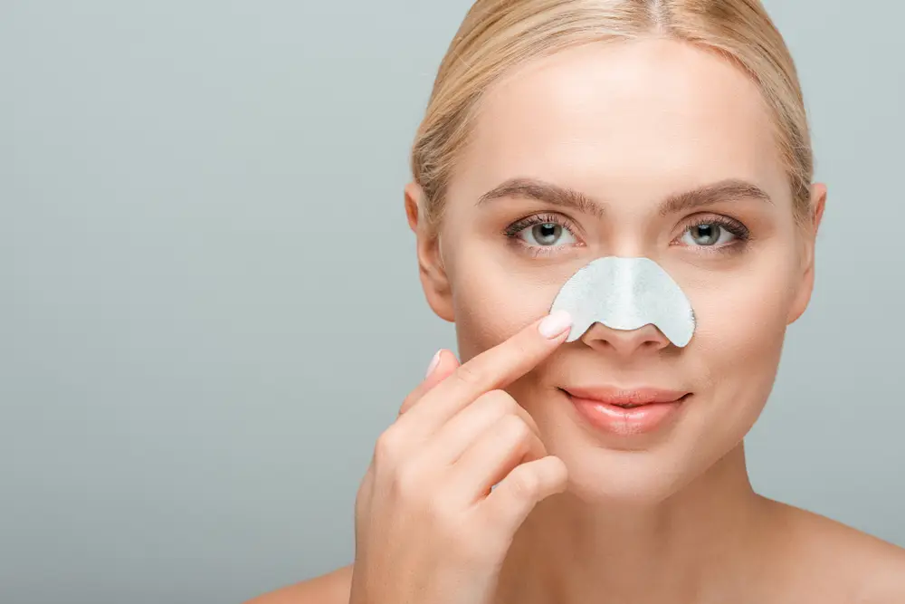 شكل-اللصقات-بعد تجميل-الانف-